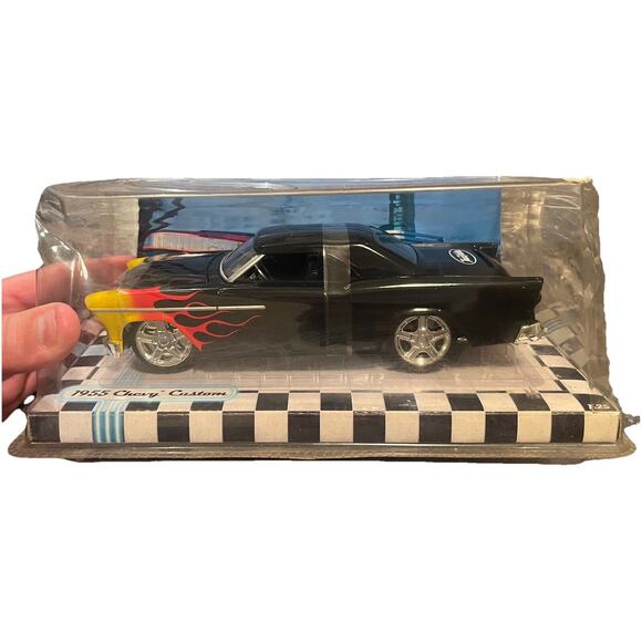 Auto World 1955 Chevy Custom 1:25 Scale TRUE VALUE 2009 NIB Diecast GM - Picture 1 of 5
